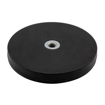 Gripmagnet neodymium gummibeklädd Ø66x8,5 mm med invändig M6 gängning och 18,0 kg styrka